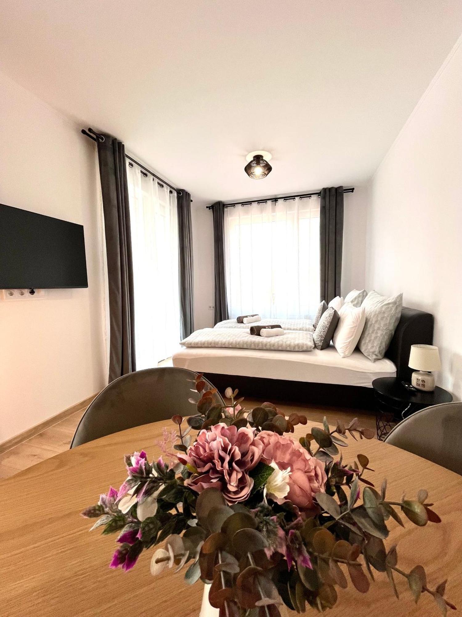 Major Apartmanhaz *